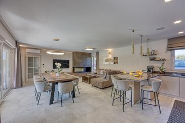 Luxury villa with a swimming pool Nova Vas, Poreč - 26750