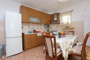 Lejlighedens parkeringsplads Tucepi, Makarska - 2676