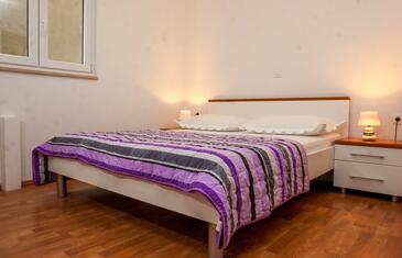 Apartments by the sea Tučepi, Makarska - 2677