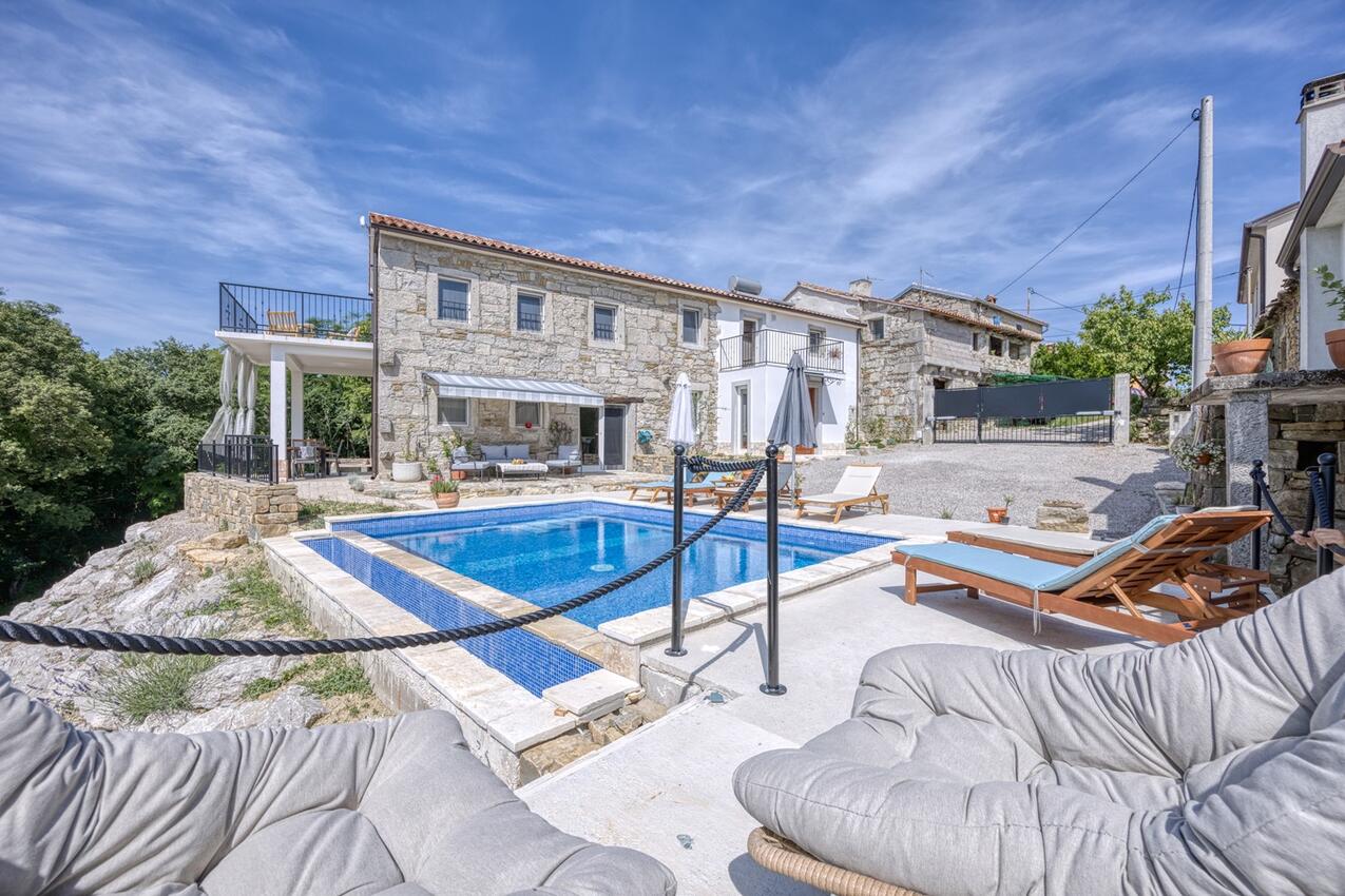 Holiday house with a swimming pool Buzet, Central Istria - Središnja Istra - 26777