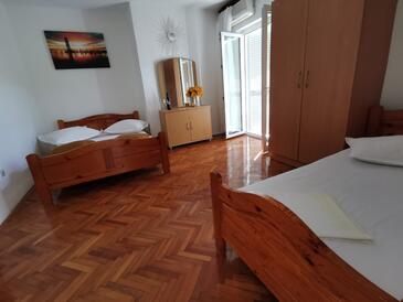 Apartments by the sea Baška Voda, Makarska - 2678