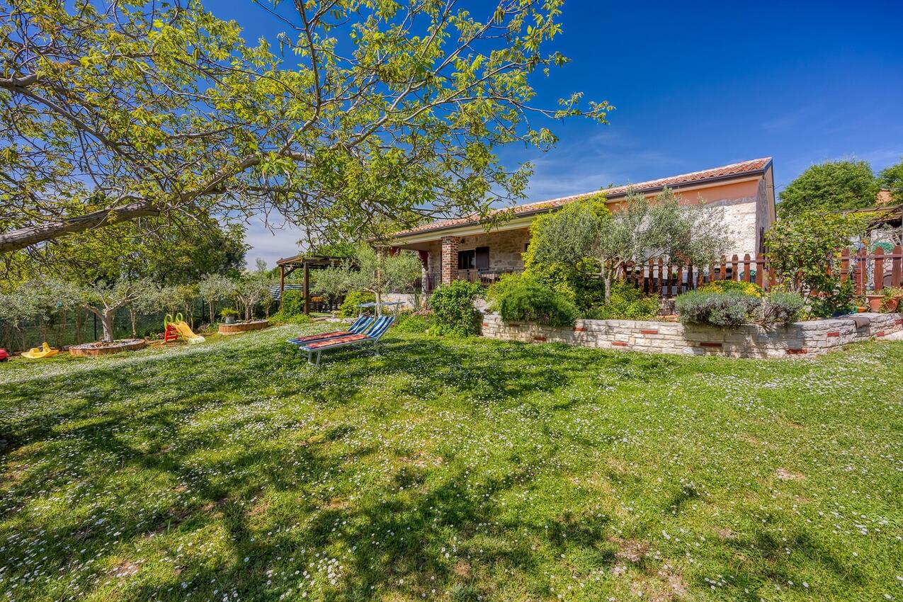 Ferienhaus mit Parkplatz Radmani, Porec - 26786
