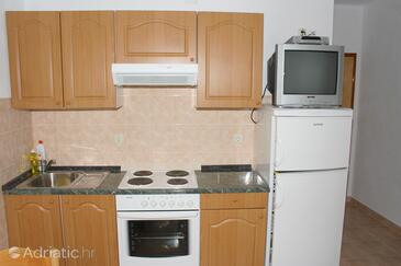 Apartments by the sea Igrane, Makarska - 2679