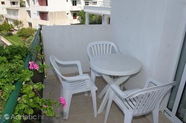 Apartments by the sea Igrane, Makarska - 2679
