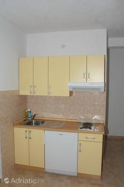 Apartments by the sea Igrane, Makarska - 2679