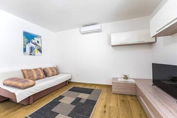 Apartmani s bazenom pogodni za obitelji s djecom Privlaka, Zadar - 26797