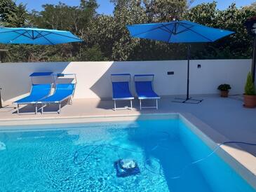 Apartmani s bazenom pogodni za obitelji s djecom Privlaka, Zadar - 26797