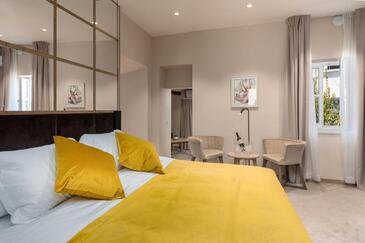 Chambre Porec (S-26821-b)