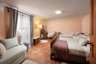Holiday house with a parking space Novigrad - 26829