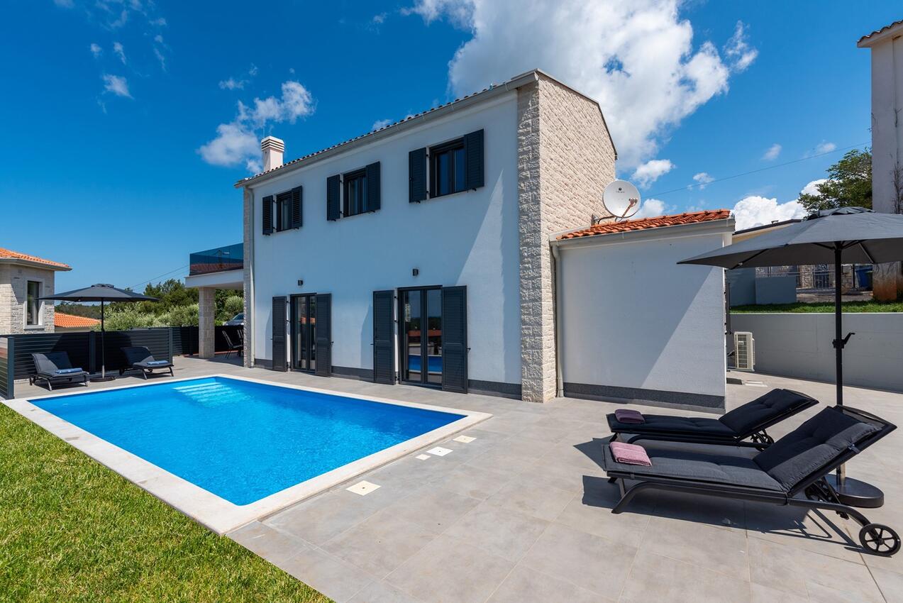 Holiday house with a swimming pool Fuškulin, Poreč - 26838