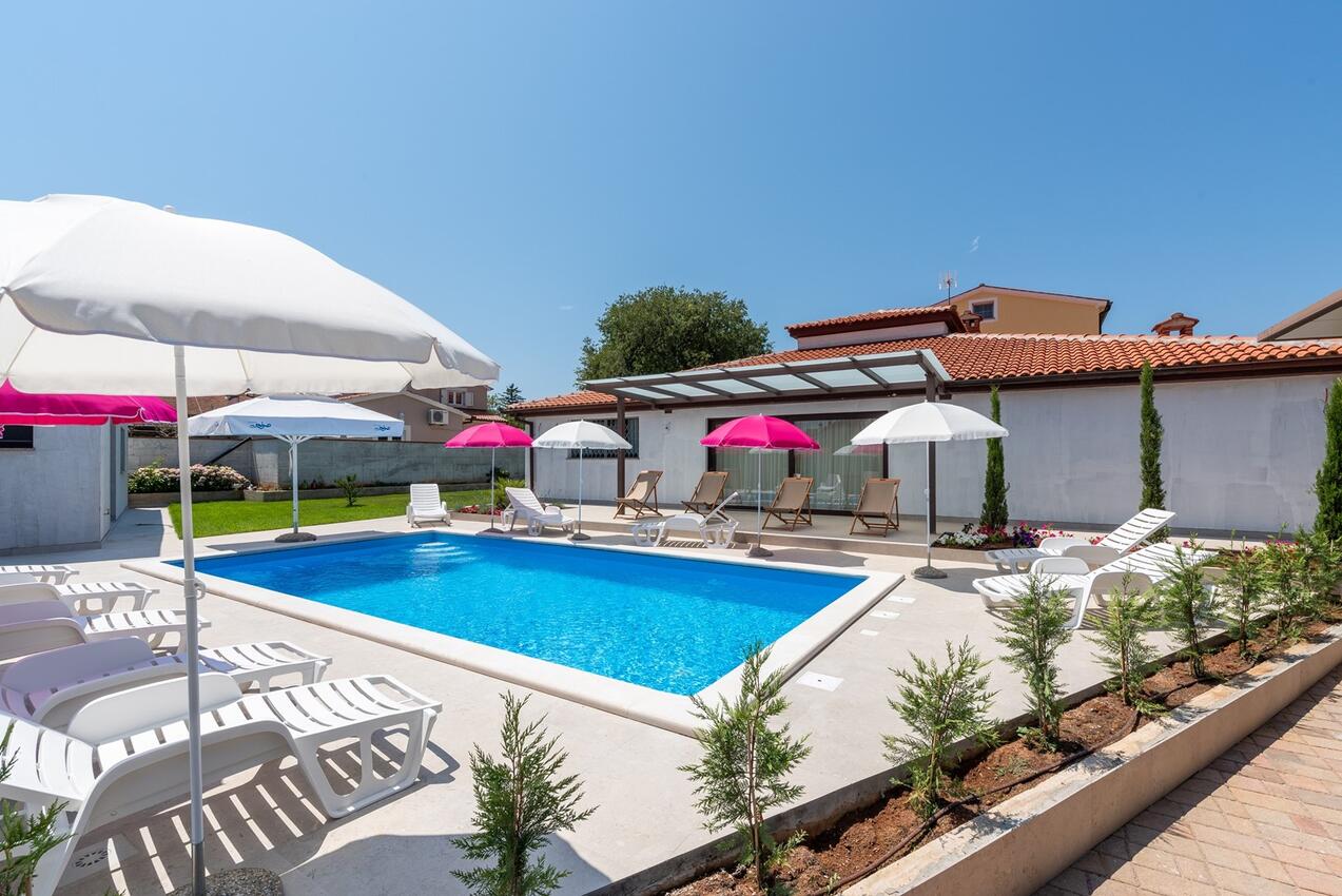Apartmaji z bazenom Poreč - 26861