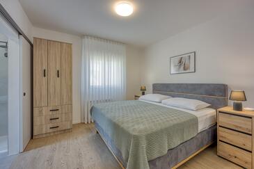 Familjehus med pool Marcana - 26874