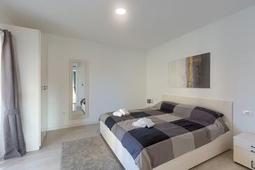 Feriehus med svømmebasseng Novigrad - 26915