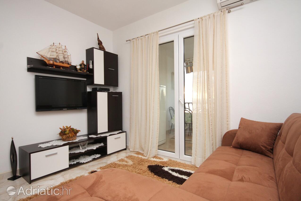 A-2694-a - Kwatery prywatne - Apartamenty nad morzem Tucepi, Makarska
