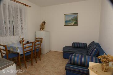 Apartments by the sea Tučepi, Makarska - 2694