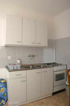 Apartments by the sea Tučepi, Makarska - 2694