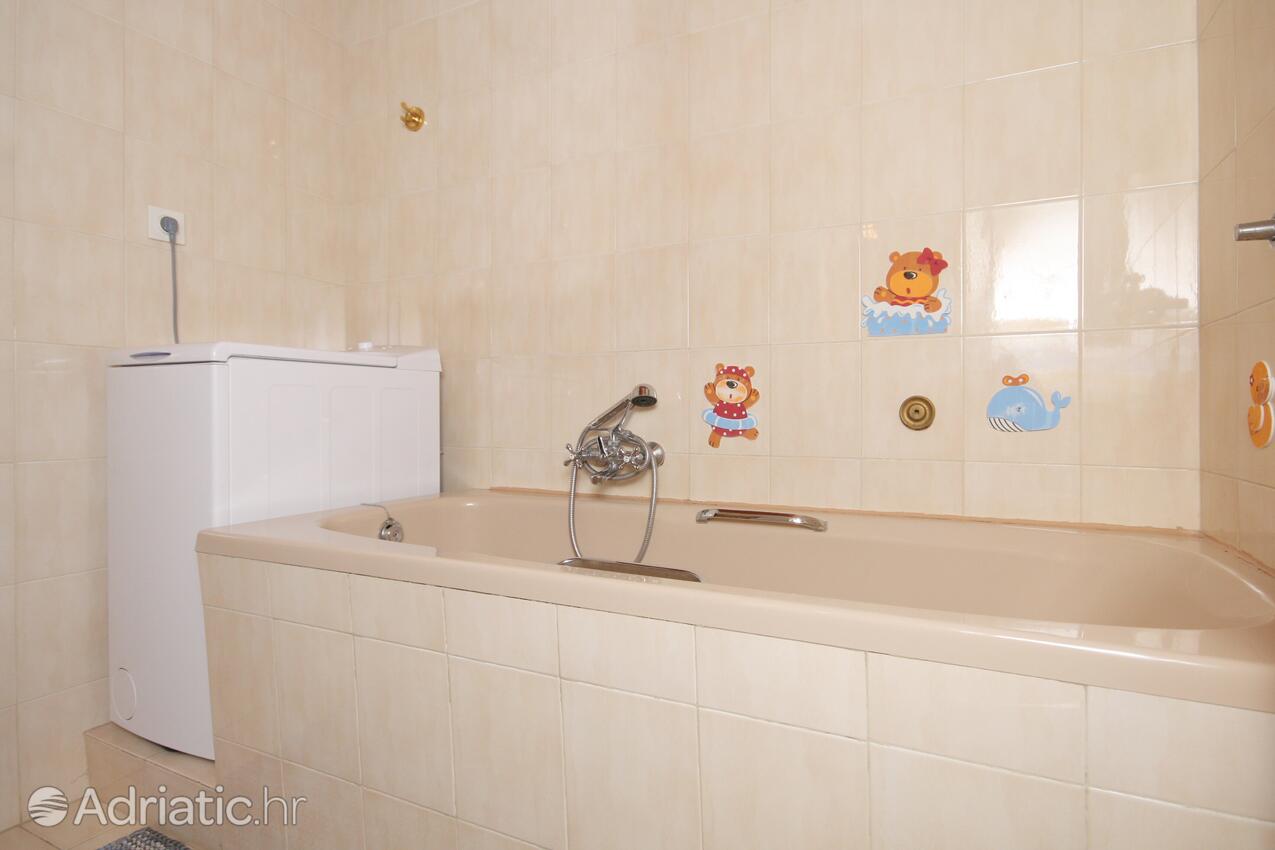 A-2694-c - Kwatery prywatne - Apartamenty nad morzem Tucepi, Makarska