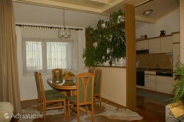 Apartments by the sea Tučepi, Makarska - 2694