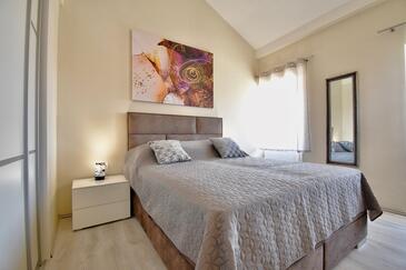 Two bedroom apartment Peroj, Fažana (A-26945-a)