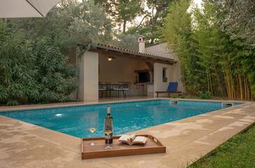 Family friendly house with a swimming pool Pula - 26964 Adriatic.hr