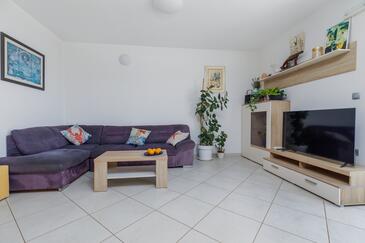 Comfortable and spacious house Stanići, Omiš (K-26978(