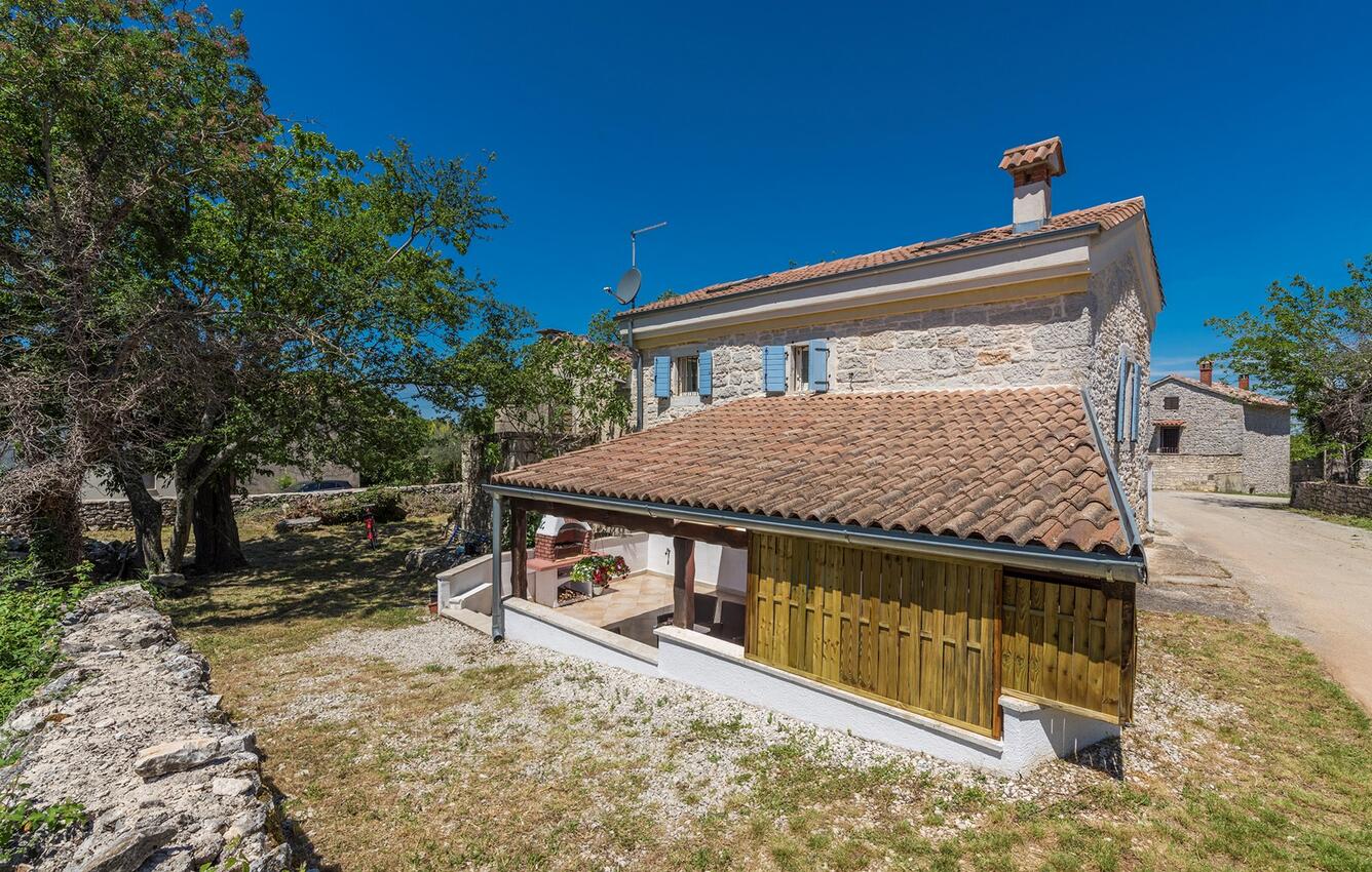 Dom s parkoviskom Baderna, Vnútrozemie Istrie - Središnja Istra - 27000