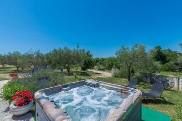 Apartments with hot tub Sveti Lovreč, Central Istria - Središnja Istra - 27003 Adriatic.hr