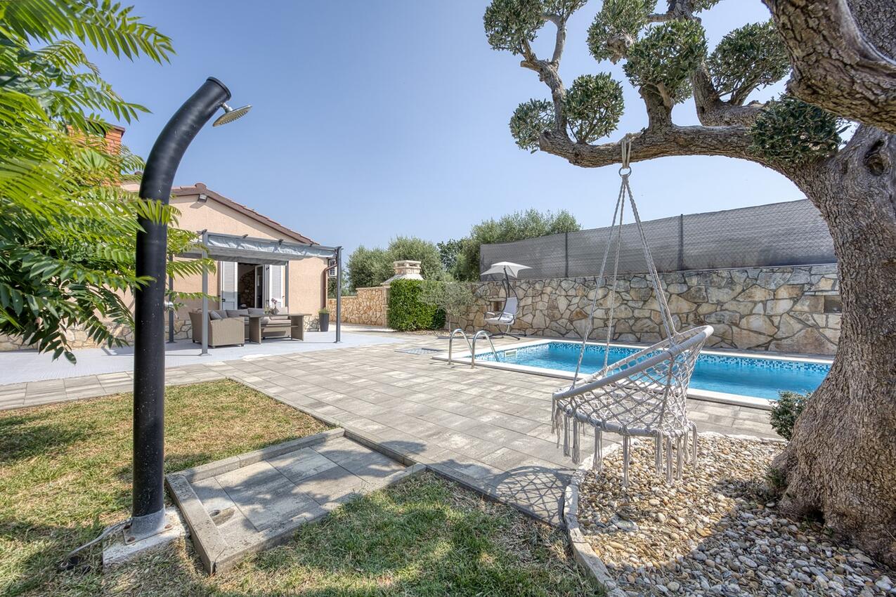 Appartementen met zwembad geschikt voor gezinnen met kinderen Kanfanar, Sredisnja Istra - 27024