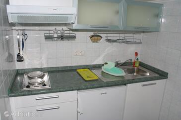 Apartments by the sea Promajna, Makarska - 2704