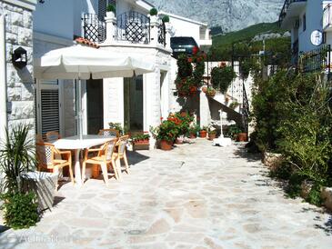 Apartments by the sea Promajna, Makarska - 2704