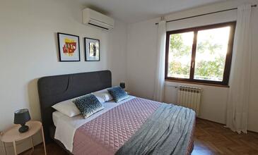 Апартаменти з паркуванням Пореч - Poreč - 27050