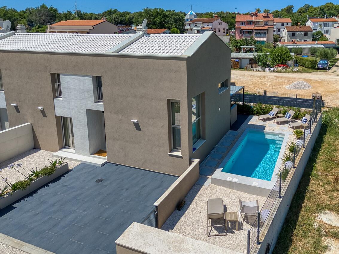 Holiday house with a swimming pool Funtana, Poreč - 27056