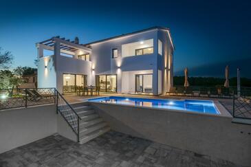 Familiehus med pool Krnica, Marcana - 27067 Adriatic.hr