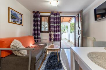 Apartments with WiFi Poreč - 27081