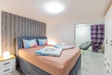 Two bedroom apartment Poreč (A-27081-e)