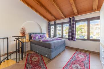 Two bedroom apartment Poreč (A-27081-g)