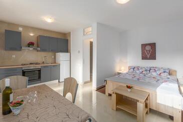 Familiehuis met zwembad Veliki Vareski, Marcana - 27085