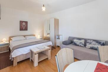 Familiehuis met zwembad Veliki Vareski, Marcana - 27085