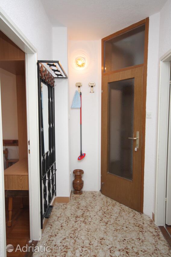 A-2709-b - Private accommodation - Apartments with a parking space Baška Voda, Makarska