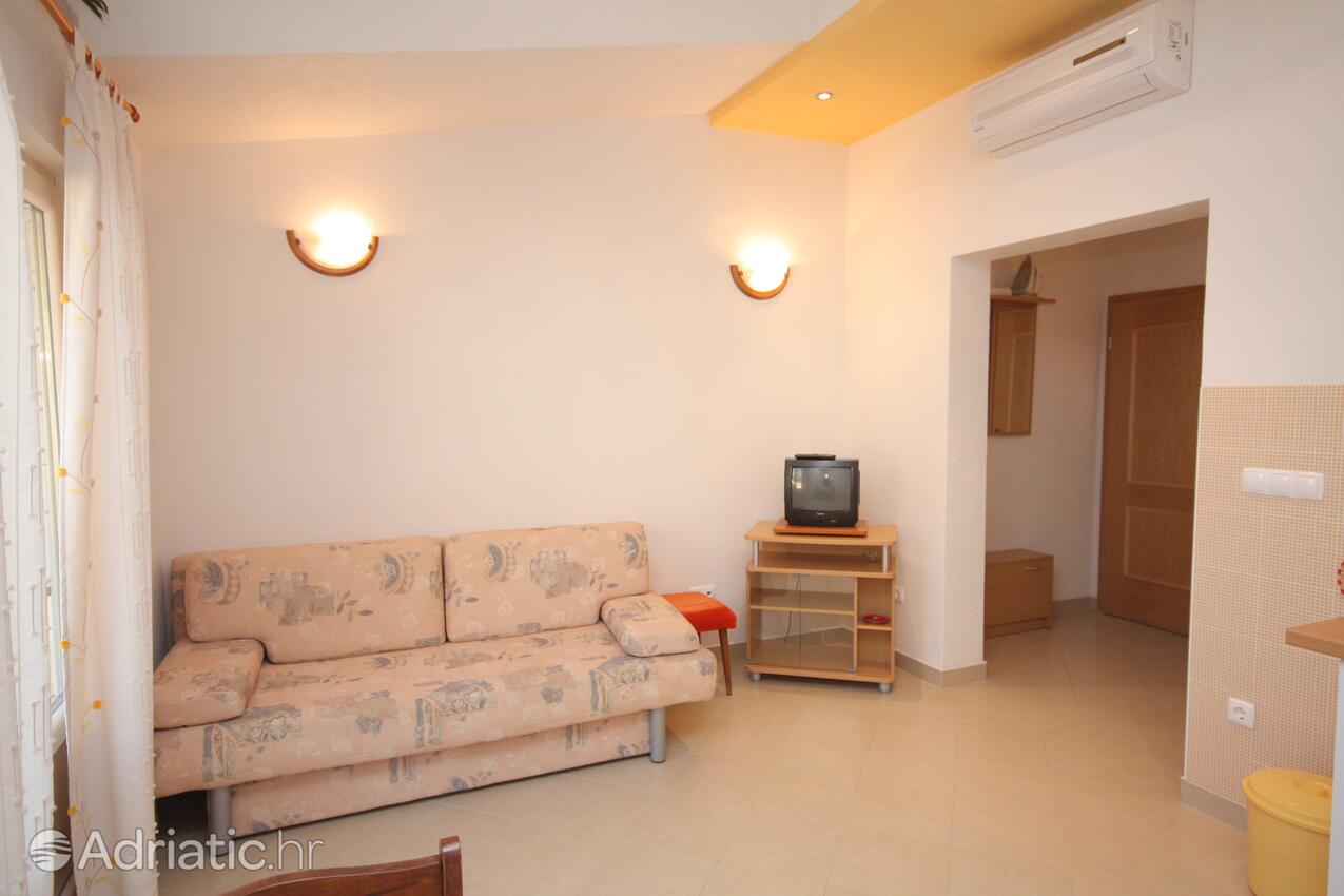 A-2709-c - Private accommodation - Apartments with a parking space Baška Voda, Makarska