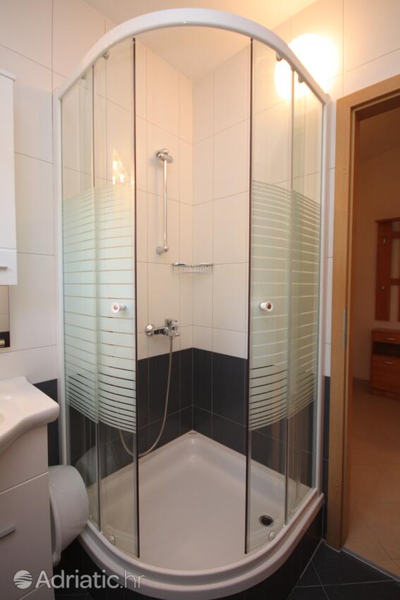 A-2709-d - Private accommodation - Apartments with a parking space Baška Voda, Makarska