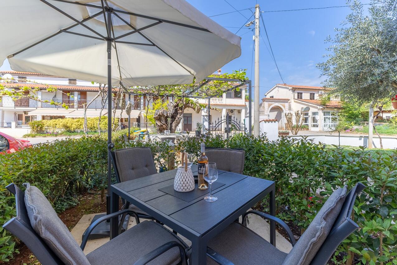 Jednopokojový apartmán Poreč (A-27112-a)