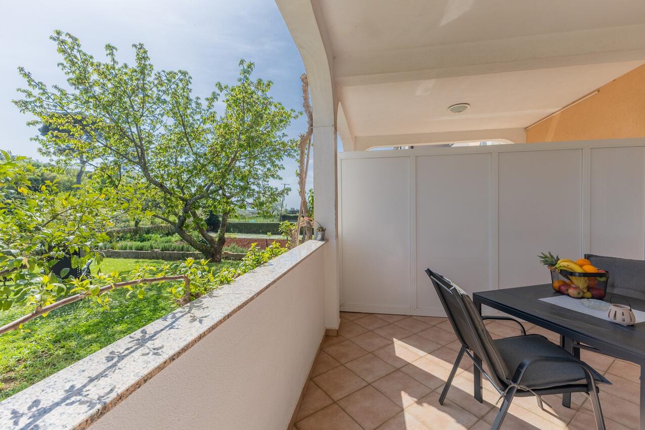 Jednopokojový apartmán Poreč (A-27112-b)