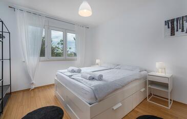 Ferienwohnungen mit Parkplatz Porec - 27113
