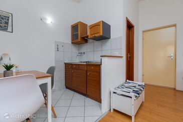 Apartments by the sea Brela, Makarska - 2713