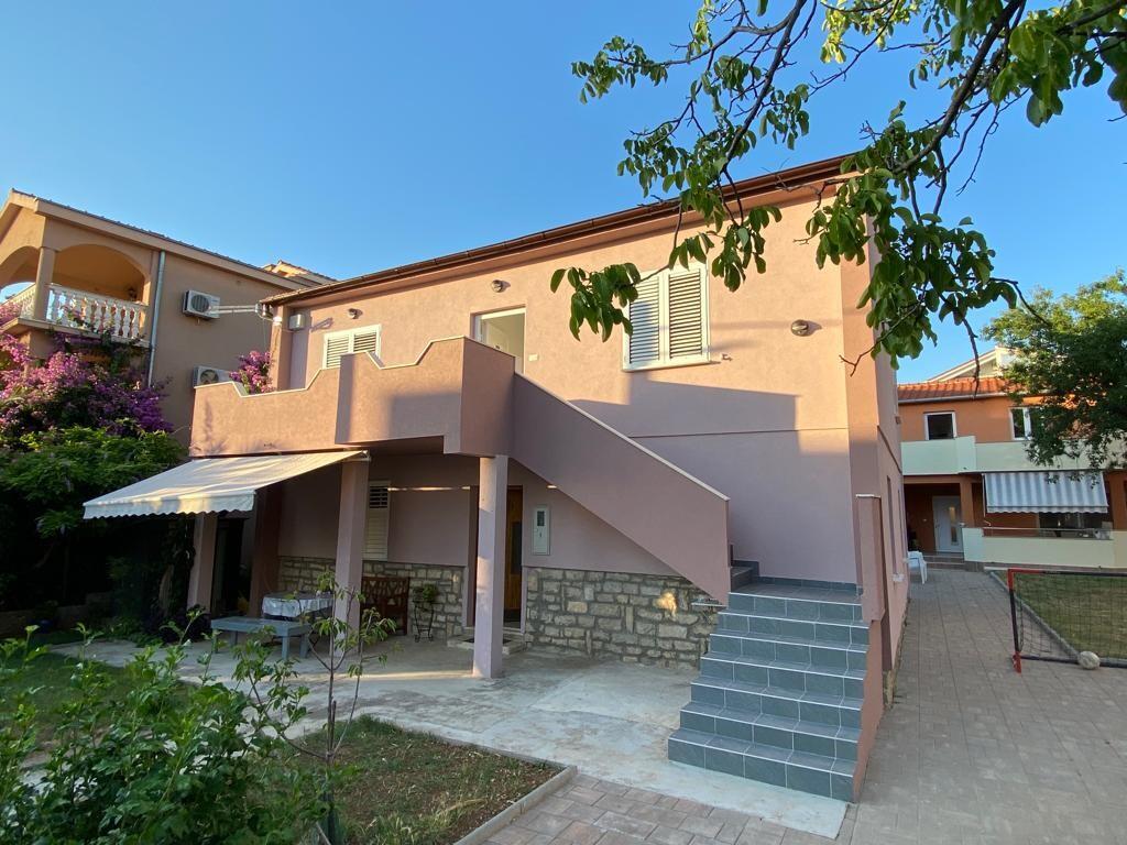 Lejlighedens parkeringsplads Biograd na Moru, Biograd - 27130