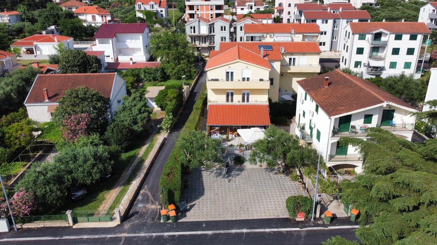 Habitaciones con aparcamiento privado Sveti Filip i Jakov, Biograd - 27131