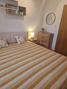 Апартаменты с парковкой Турань - Turanj, Биоград - Biograd - 27134
