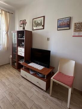 Apartmány s parkovištěm Trogir - 27140