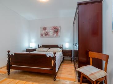 Apartmani s parkingom Trogir - 27140